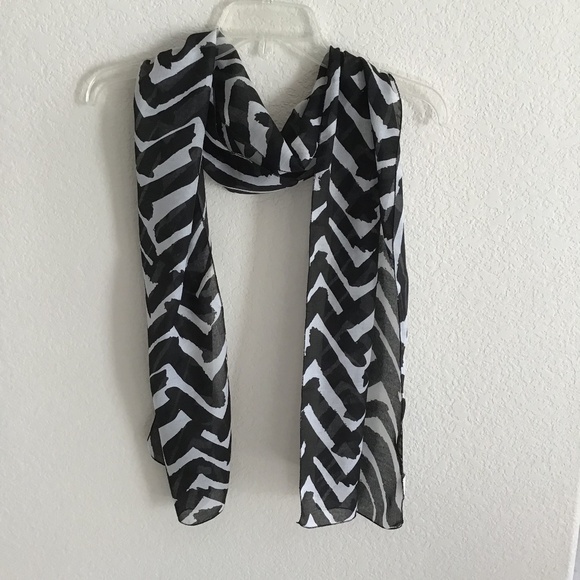 B&W STRIPED SCARF - Picture 1 of 3